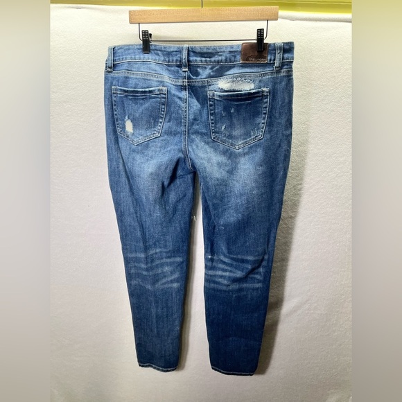 Maurices Distressed Relaxed Fit Jeans Womens 13/14 Plus Size Cute Stretch 2237 - Picture 7 of 9
